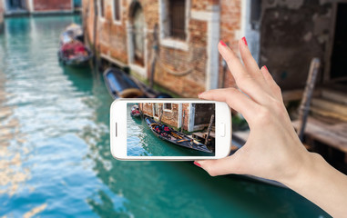 包含上海新增10例本土确诊病例的词条